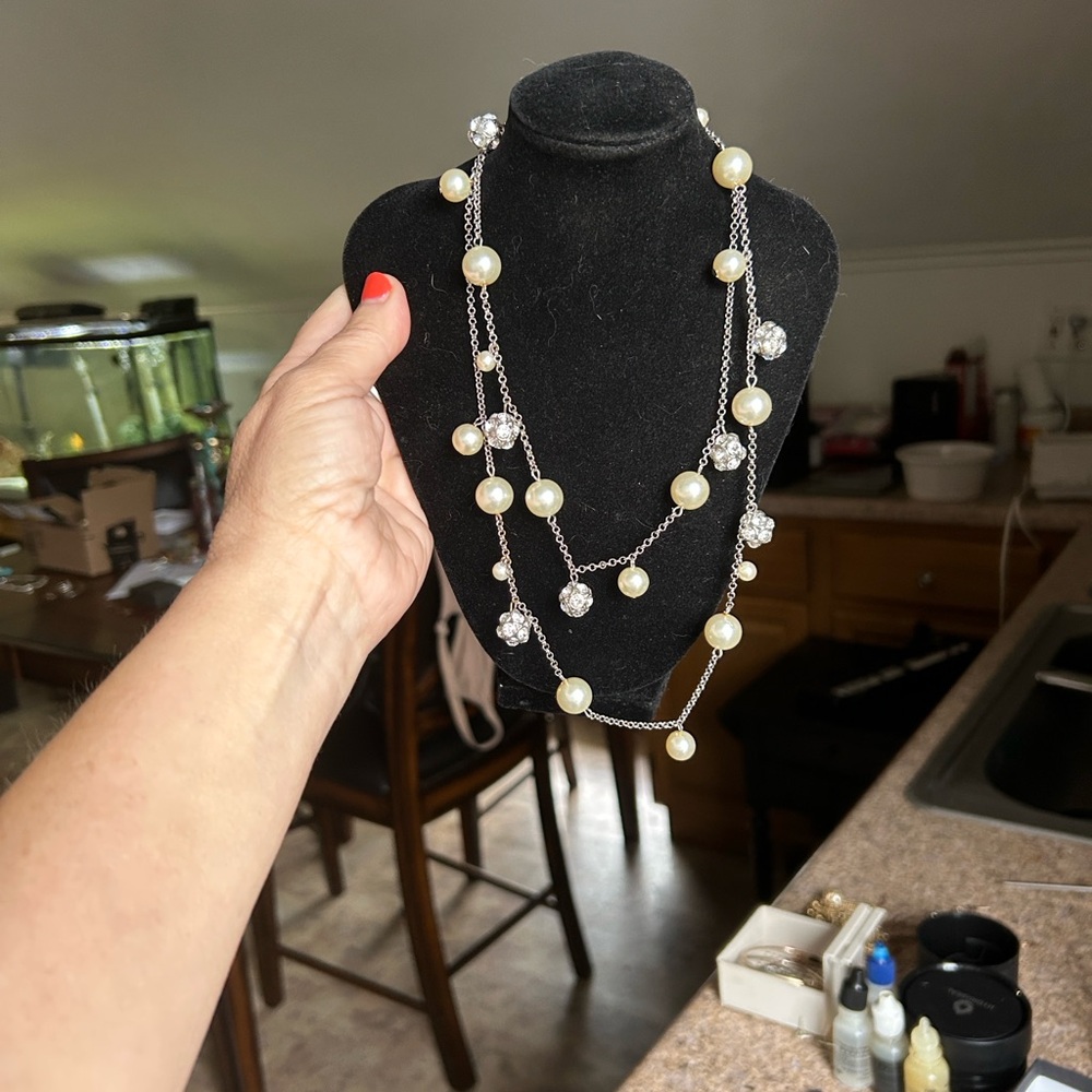 Elegant Silver and Pearl Necklace